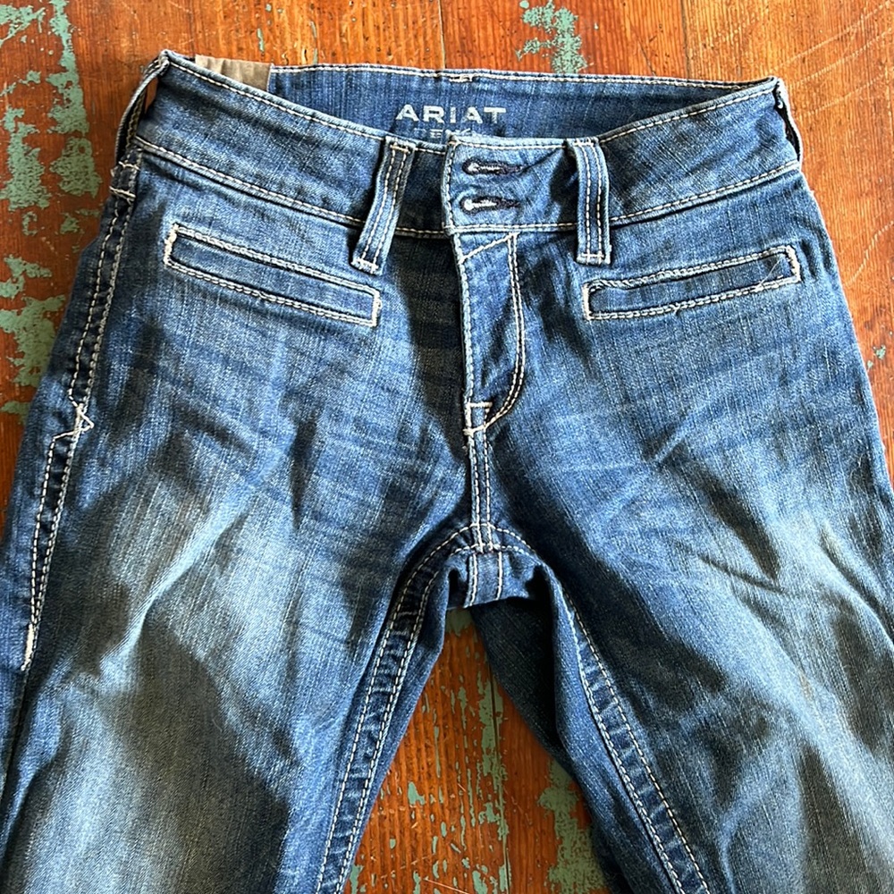 Ariat